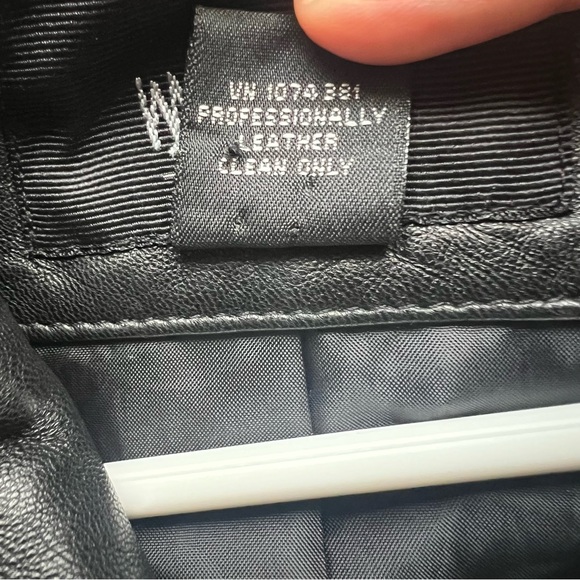 Mossimo Womens Black 100% Leather Moto Jacket Zippers Sz L Soft Biker Motorcycle - Picture 16 of 16